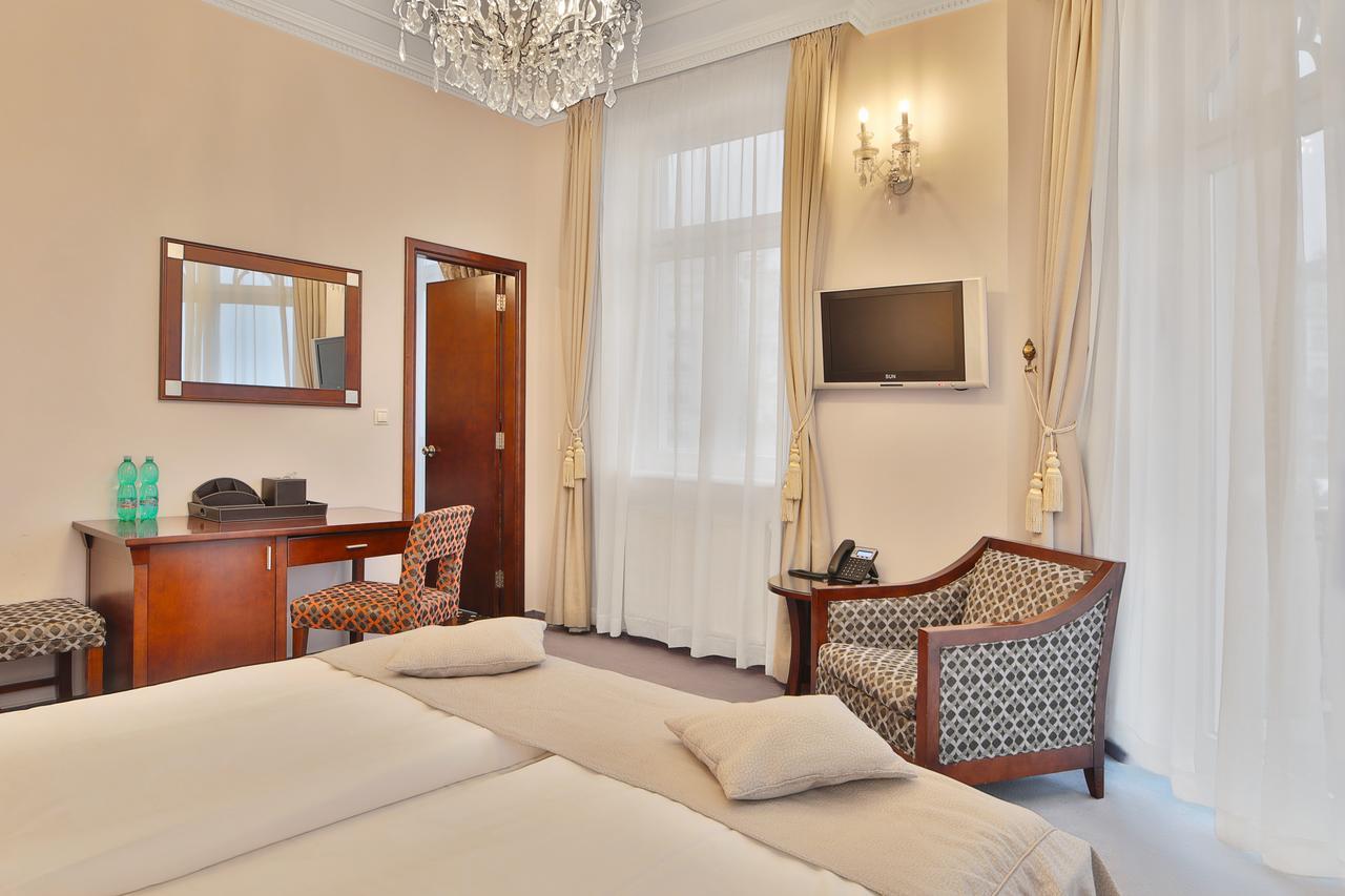 Sun Palace Wellness Hotel Marianske Lazne Exterior photo