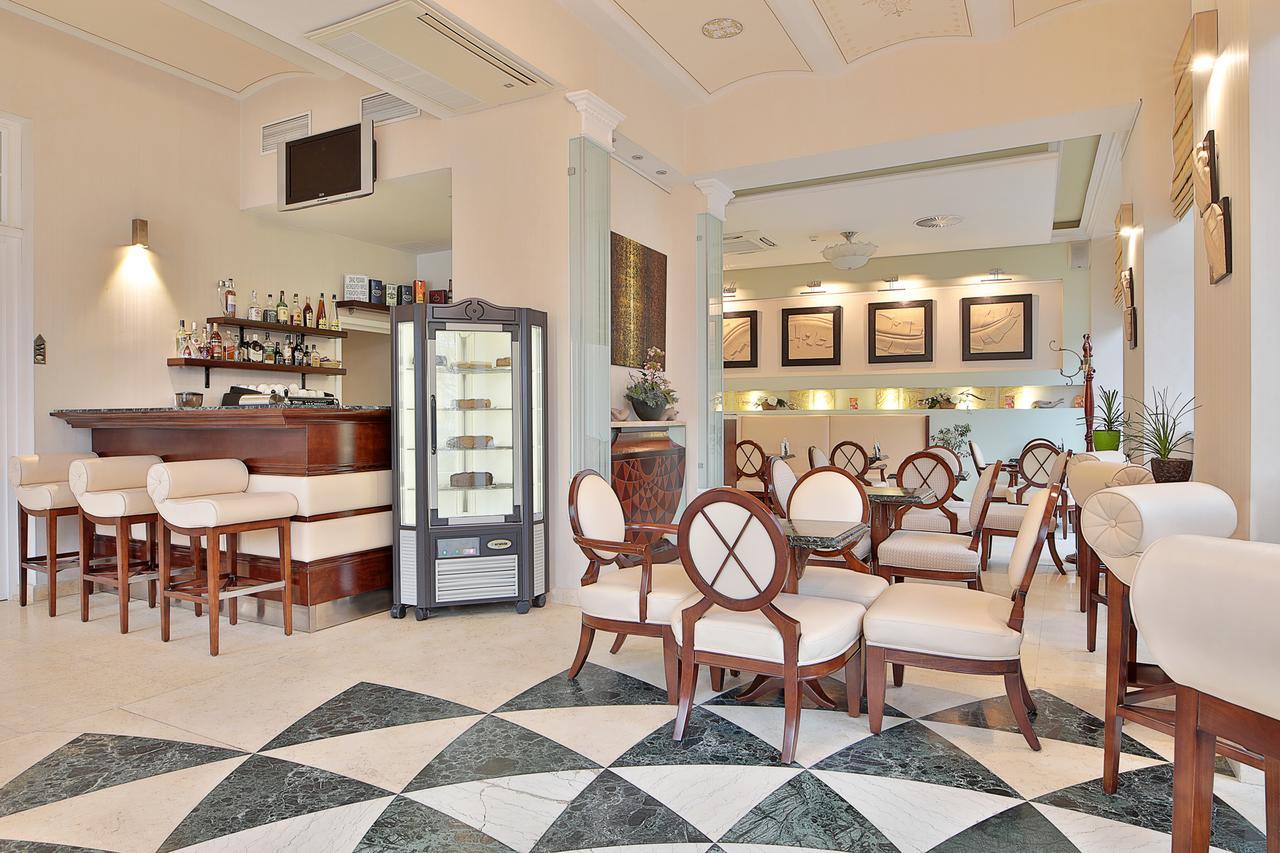 Sun Palace Wellness Hotel Marianske Lazne Exterior photo