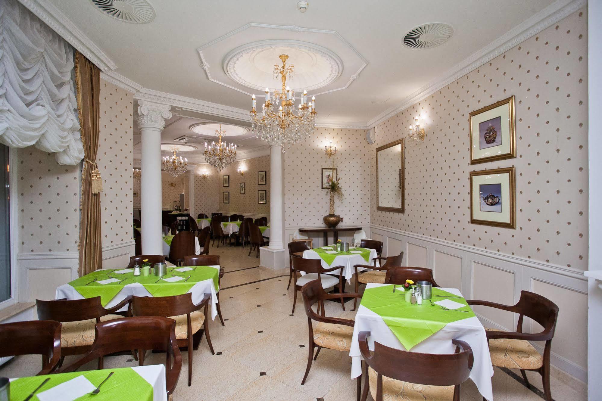 Sun Palace Wellness Hotel Marianske Lazne Exterior photo