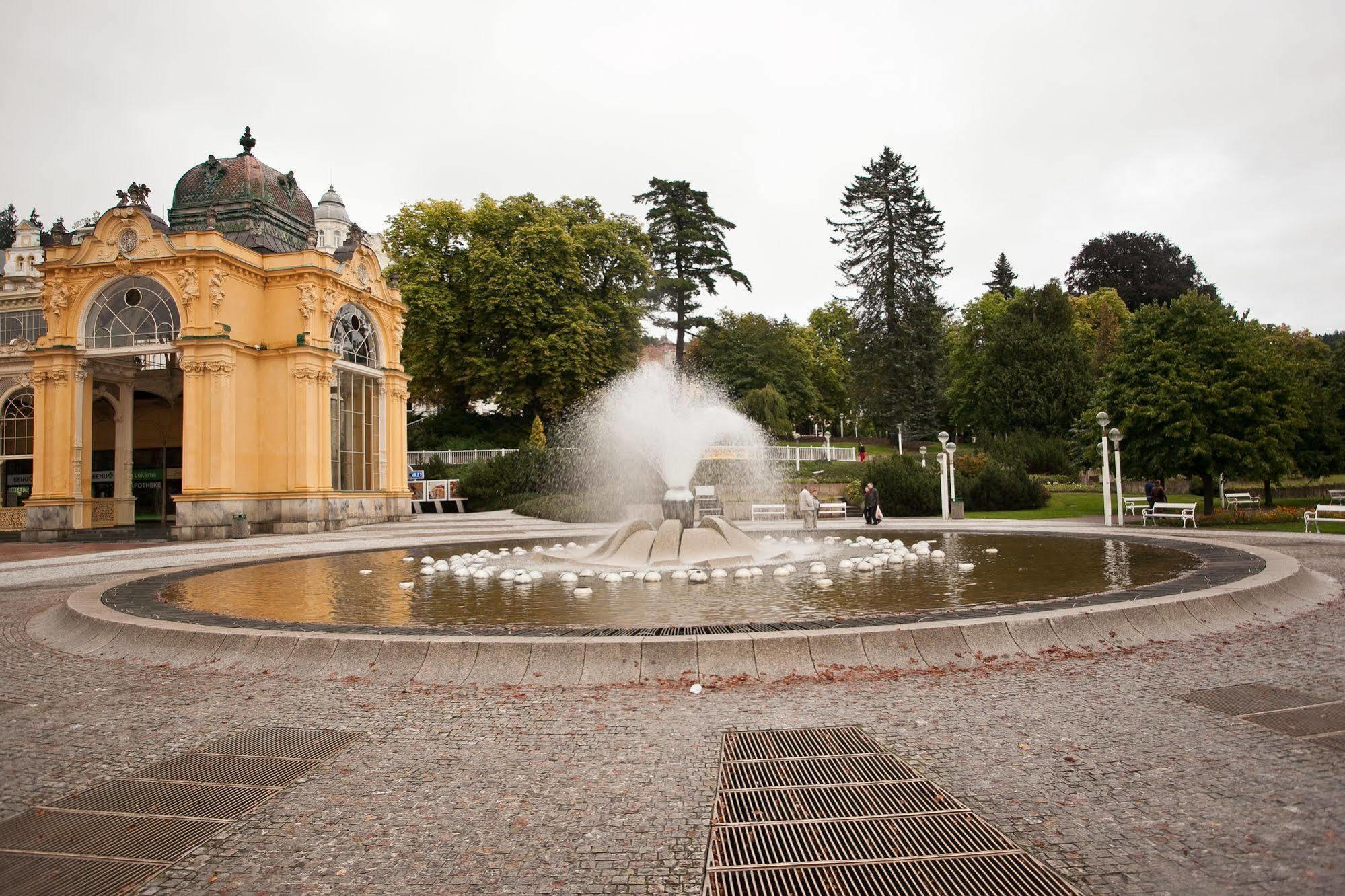 Sun Palace Wellness Hotel Marianske Lazne Exterior photo